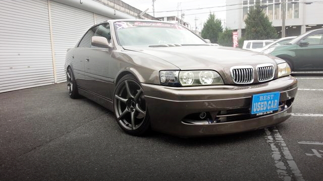 BMWキドニーグリル仕上げ!JZX100型チェイサー・ツアラーVの国内中古車