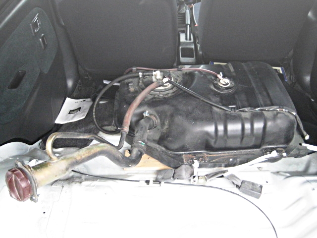 リアフェンダー インナー加工 燃料タンク移設 Efターボeg換装 5速mt L700s型ダイハツ ミラ5ドアの国内中古車を掲載