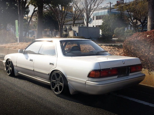 REAR EXTERIOR JZX81 MARK2 WHITE AND SILVER