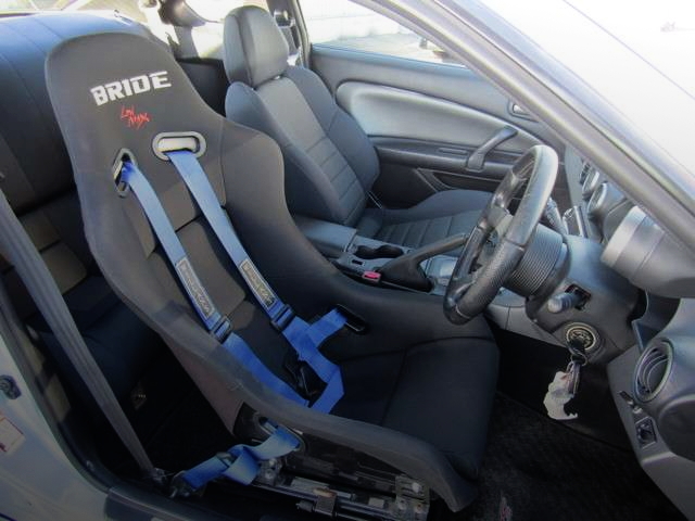 DRIVER POSITION OF BRIDE SEAT