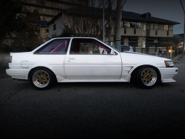 RIGHT SIDE EXTERIOR AE86 LEVIN 2-DOOR