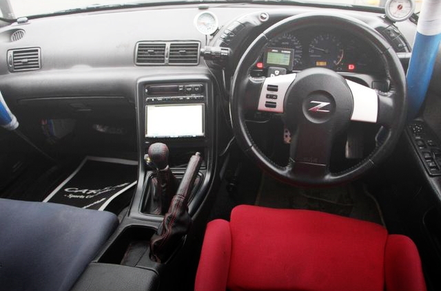 INTERIOR DASHBOARD AND Z33 STEERING CONVERSION