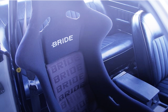 DRIVER BRIDE SEAT