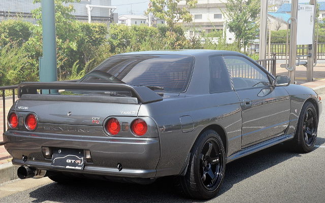 REAR R32 GT-R V-SPEC2 GUNMETALLIC