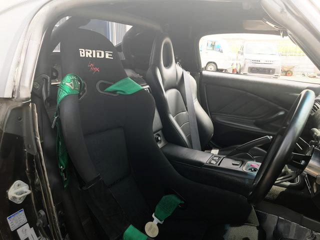DRIVER BRIDE SEAT