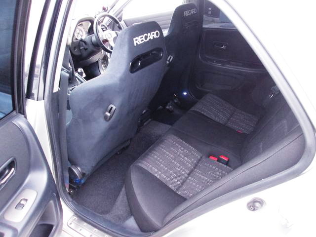 INTERIOR FRONT AND REAR SEATS