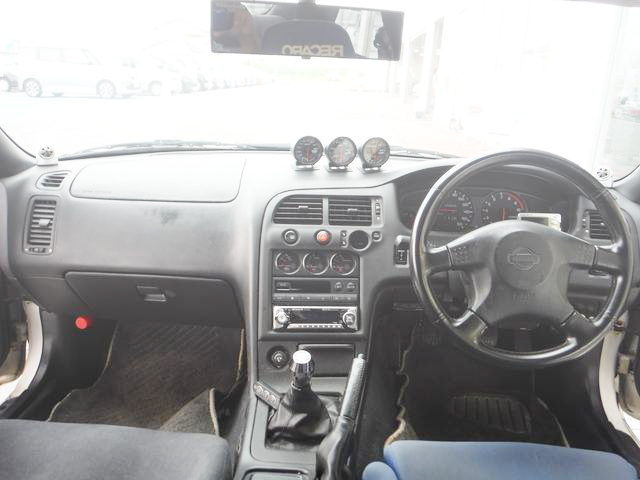 INTERIOR R33 GTR