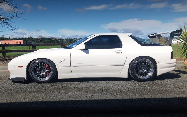 SIDE EXTERIOR FC3S RX7 WHITE