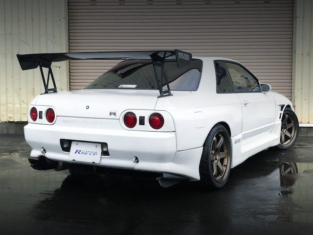 REAR EXTERIOR R32 GT-R WITH GT-WING