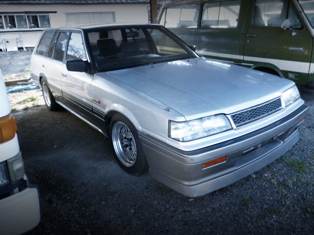 FRONT EXTERIOR R31 SKYLINE WAGON SILVER