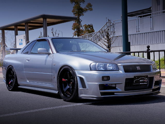 FRONT EXTERIOR R34 SKYLINE GT-R SILVER