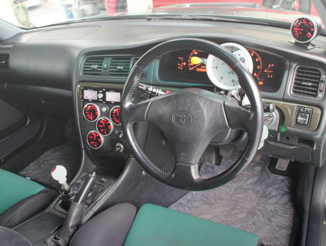 DASHBOARD OF JZX100 CHASER
