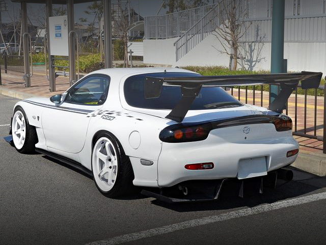 REAR EXTERIOR RX-7 SPIRIT-R WITH FEED WODEBODY 