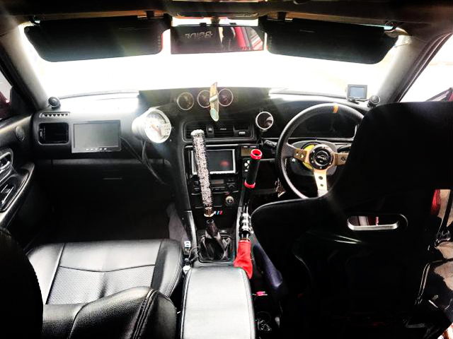 INTERIOR OF JZX100 CHASER