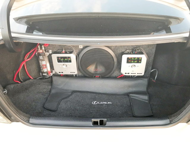 SUB WOOFER AND AMP FOR TRUNK