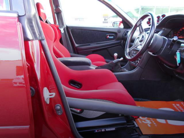 ROLL BAR AND BUCKET SEAT 