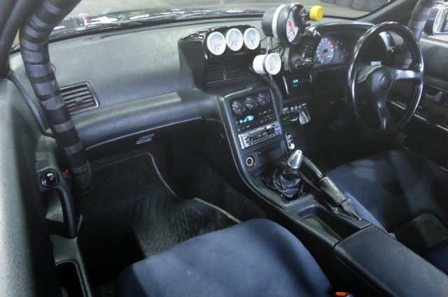 INTERIOR R32 GT-R