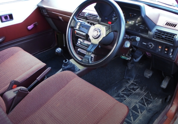 INTERIOR DASHBOARD AND STEERING OF KP61 STARLET