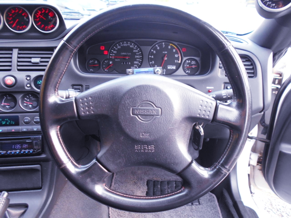 R33 GT-R STEERING AND CLUSTER