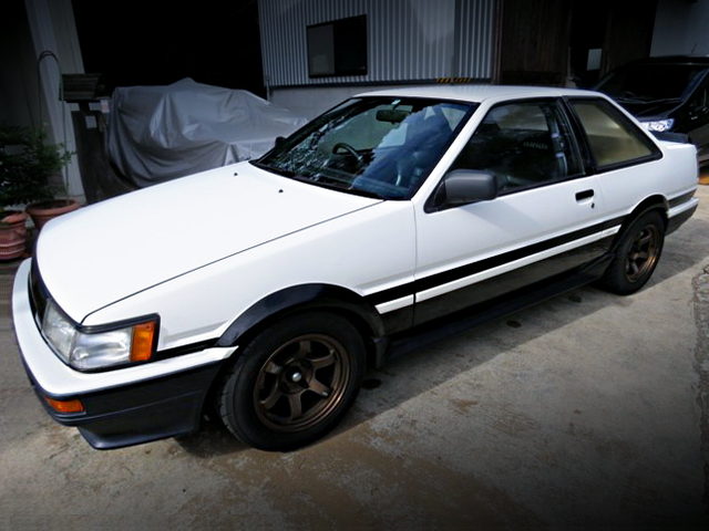 FRONT SIDE EXTERIOR AE86 PANDA LEVIN GT-APEX