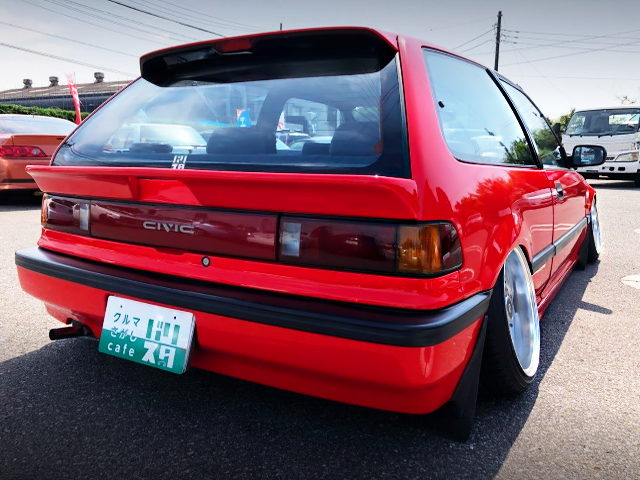 REAR EXTERIOR OF EF2 CIVIC HATCH 25X RED