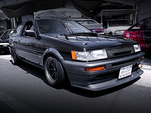 FRONT EXTERIOR OF AE86 LEVIN GTV HATCHBACK