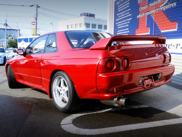 REAR EXTERIOR R32 SKYLINE GT-R FOR WINE RED COLOR