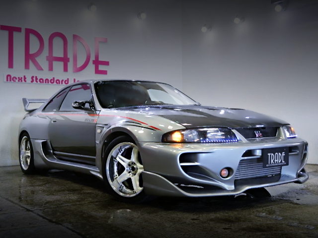 FRONT EXTERIOR OF R33 GT-R WITH VeilSide COMBAT EVO 
