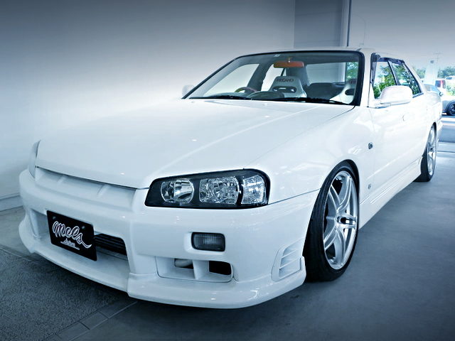 FRONT EXTERIOR OF HR34 SKYLINE 4-DOOR WITH WHITE COLOR