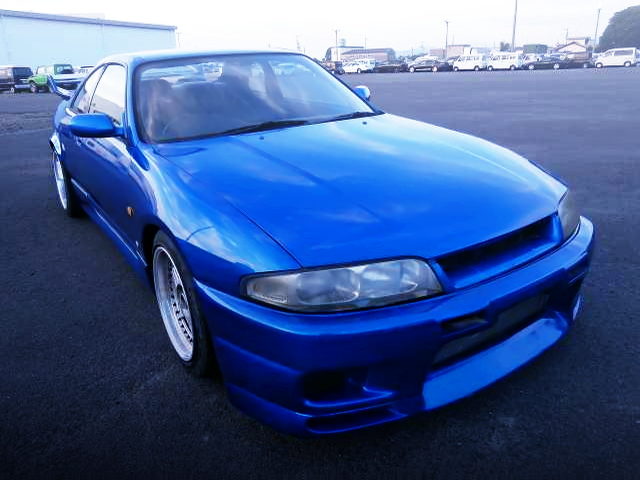 R33 SKYLINE FRONT FACE WITH BLUE PAINT