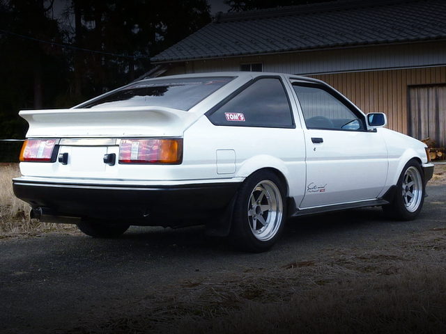 REAR EXTERIOR AE86 LEVIN GT-APED OF WHITE REPAINT