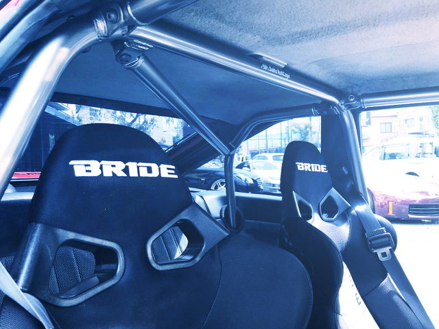 BRIDE SEATS AND ROLL CAGE