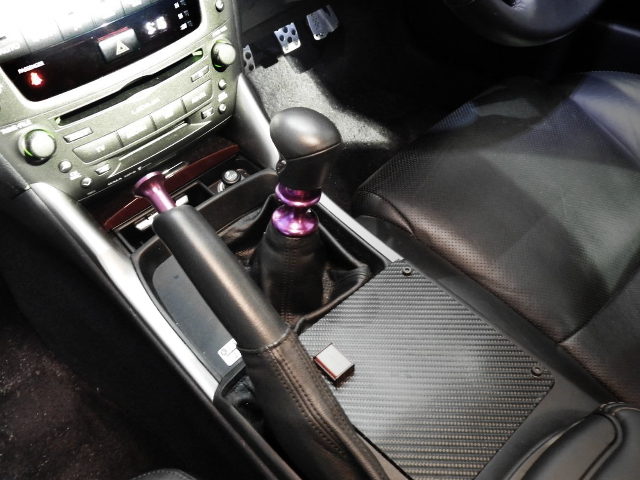 MANUAL SHIFT AND SIDE BRAKE CUSTOM OF GSE21 LEXUS IS350 INTERIOR