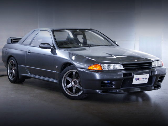 FRONT EXTERIOR OF R32 SKYLINE GT-R