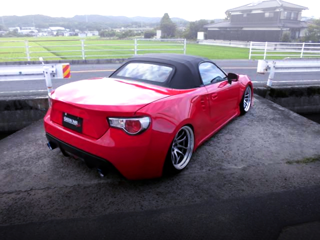 REAR EXTERIOR TOYOTA MR-S TO RED