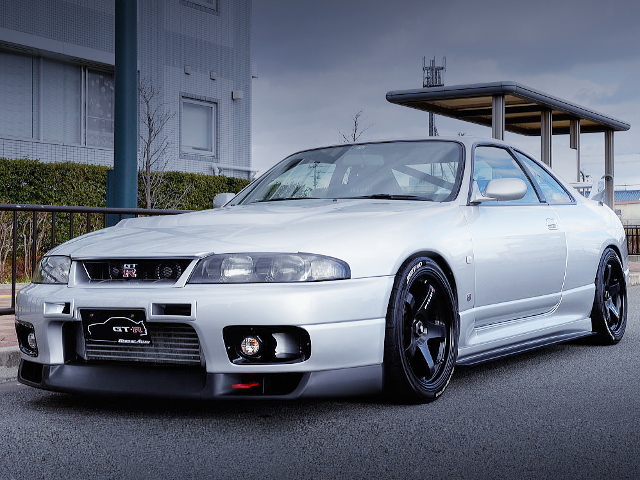 FRONT EXTERIOR OF R33 GT-R TO SILVER