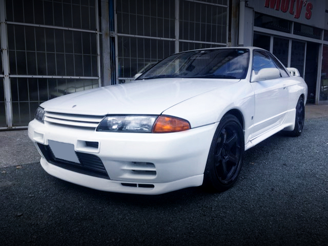 FRONT EXTERIOR OF R32 SKYLINE GT-R