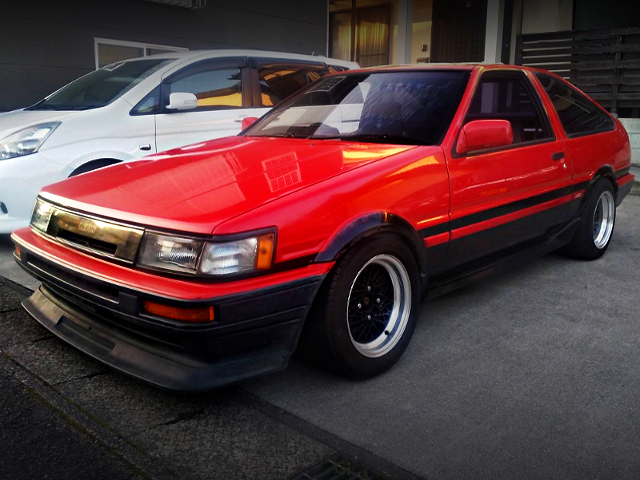 FRONT EXTERIOR OF AE86 LEVIN GT-APEX