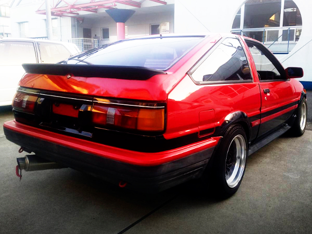 REAR EXTERIOR OF AE86 LEVIN GT-APEX