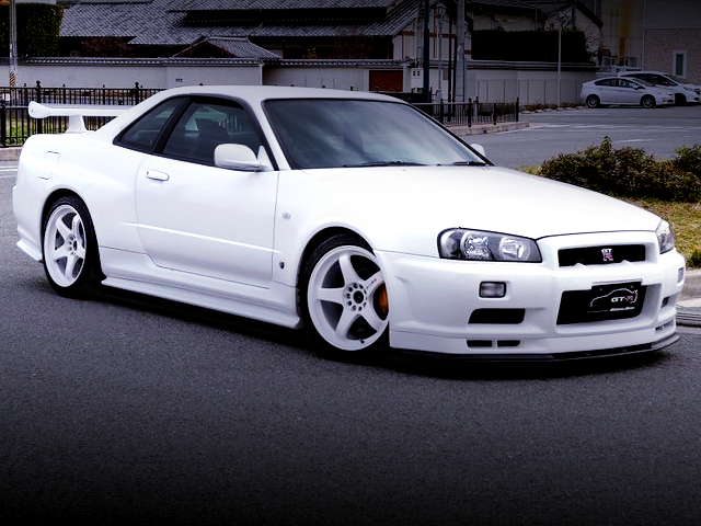 FRONT EXTERIOR OF R34 GT-R