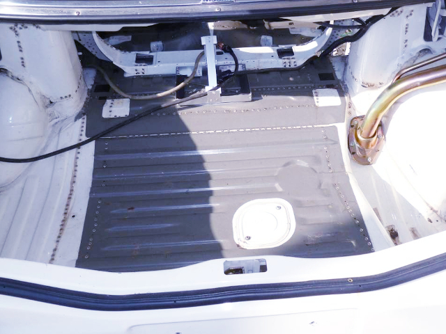 TRUNK SPACE OF DR30 SKYLINE