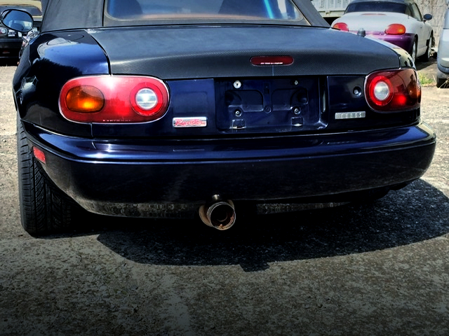 REAR TAIL LIGHT OF NA8C ROADSTER.