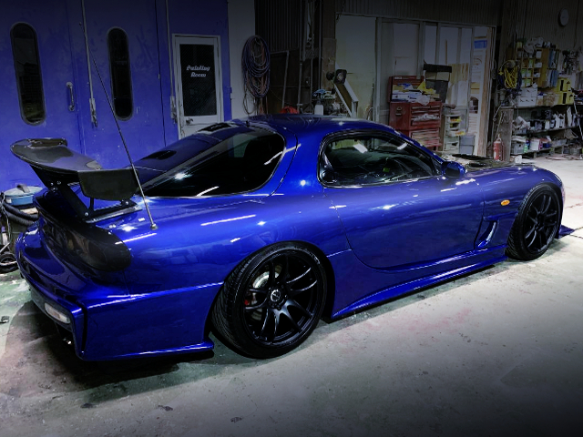 REIGHT-SIDE EXTERIOR OF FD3S RX-7 TYPE-RS.