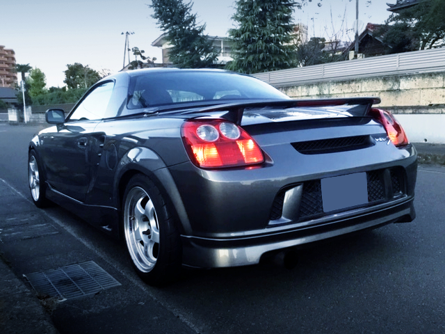 REAR EXTERIOR OF ZZW30 TOYOTA MR-S.
