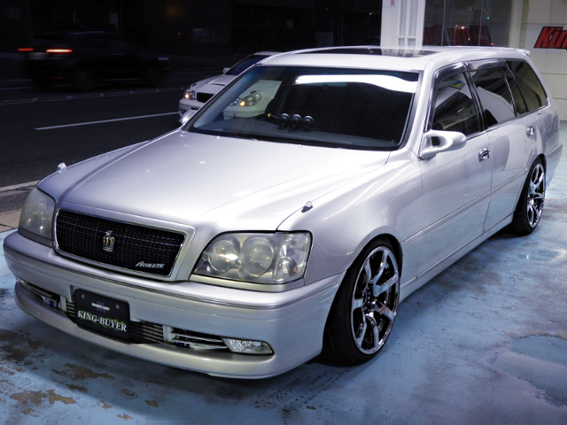 FRONT EXTERIOR OF JZS171W CROWN ESTATE ATHLETE-V TO SILVER.