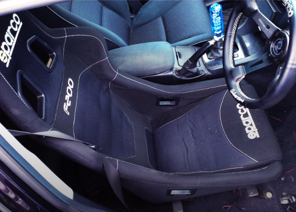DRIVER'S SPARCO FULL BUCKET SEAT.