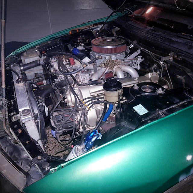 VH45DE 4.5-liter V8 ENGINE With Holley 600 CARBURETOR,