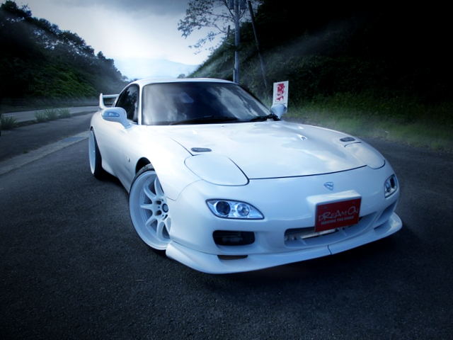 FRONT EXTERIOR OF FD3S RX-7 TO WHITE.