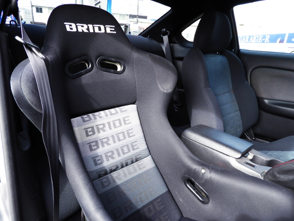 DRIVER'S BRIDE FULL BUCKET SEAT.