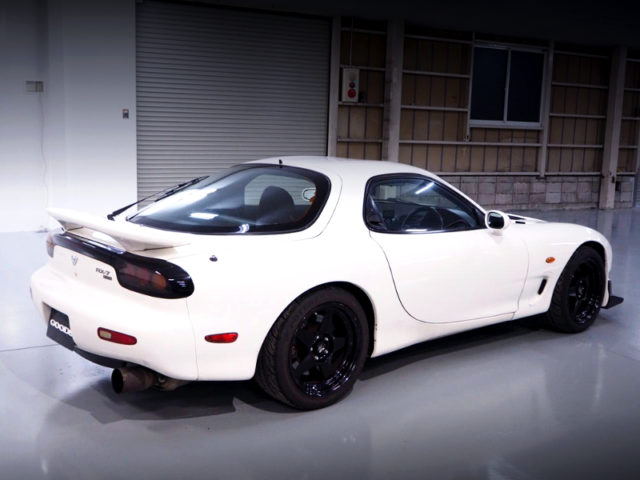 REAR EXTERIOR OF FD3S RX-7 TYPE-RS WHITE.